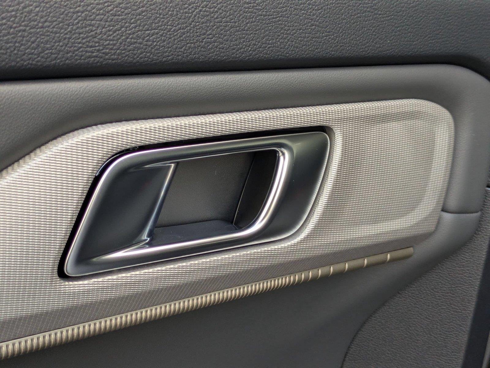 New 2026 Space White Metallic Ford Active image 26