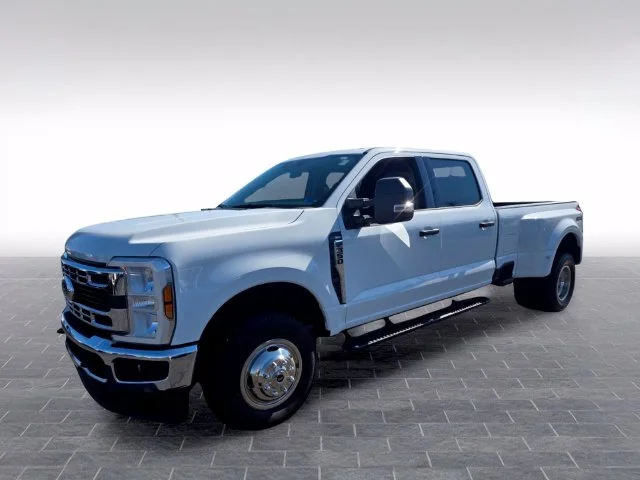 Used 2026 White Ford XLT image 3