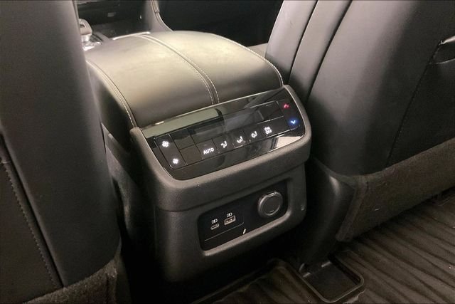 Used 2023 White INFINITI LUXE image 8