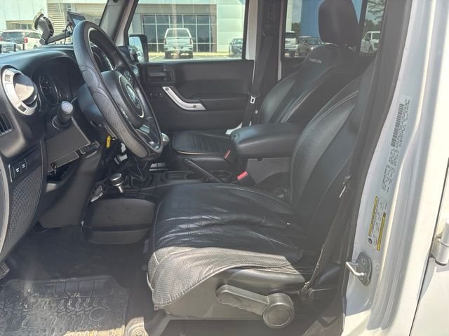 Used 2014 White Jeep Unlimited Rubicon image 7