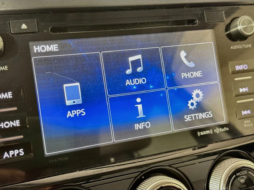 Used 2018 Gray Subaru 2.5i Premium image 17