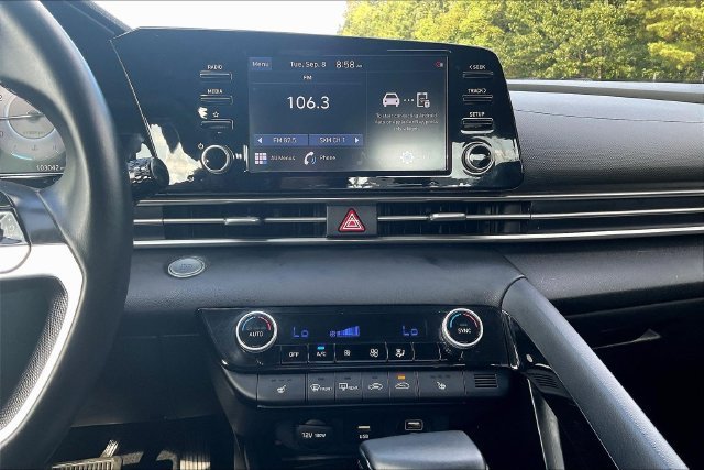 2021 Hyundai Elantra SEL - Photo 17