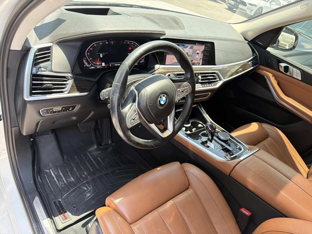 Used 2021 White BMW xDrive40i image 18