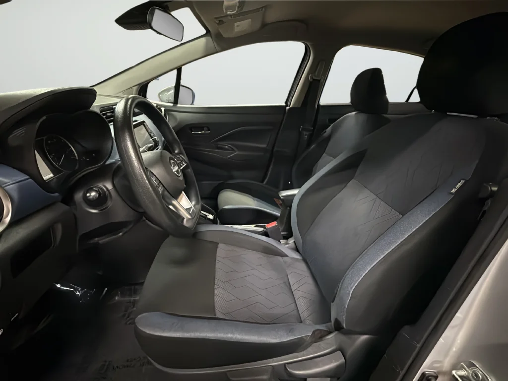 Used 2025 Silver Nissan 1.6 SV image 10