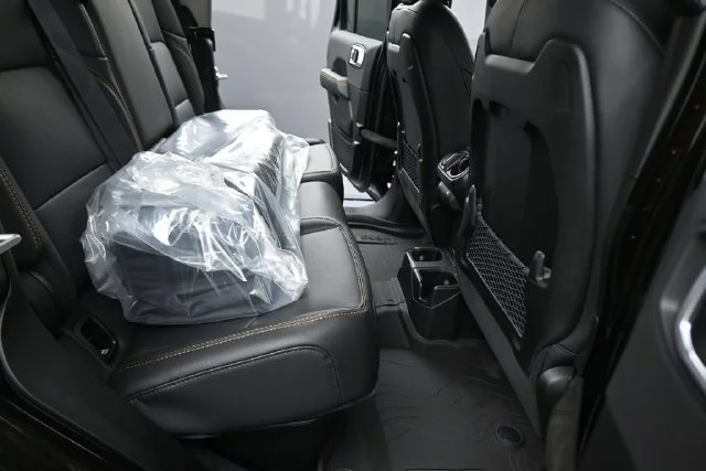 New 2026 Black Clear-Coat Exterior Paint Jeep Sahara image 23