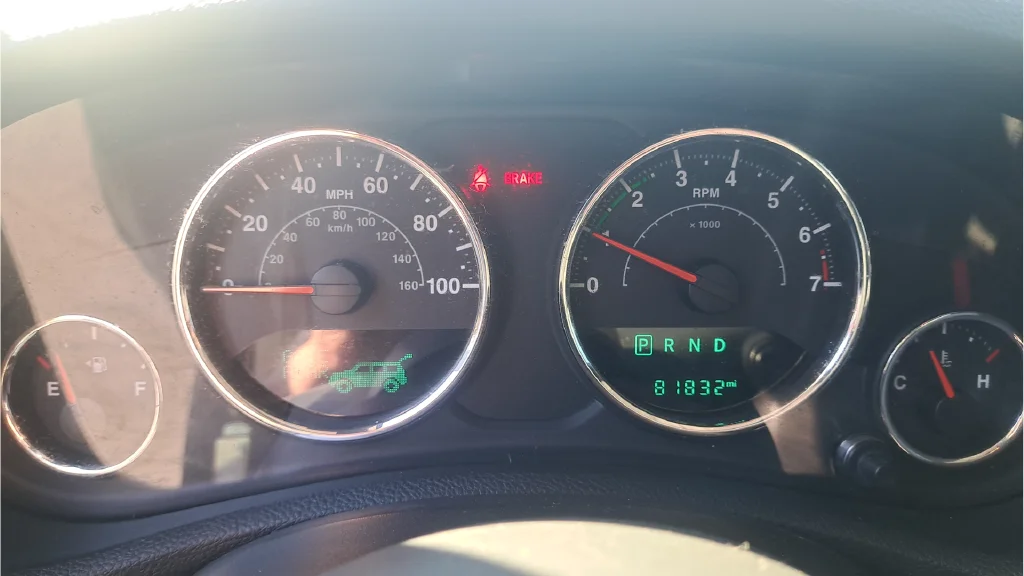 Used 2015 Black Jeep Unlimited Sahara image 18