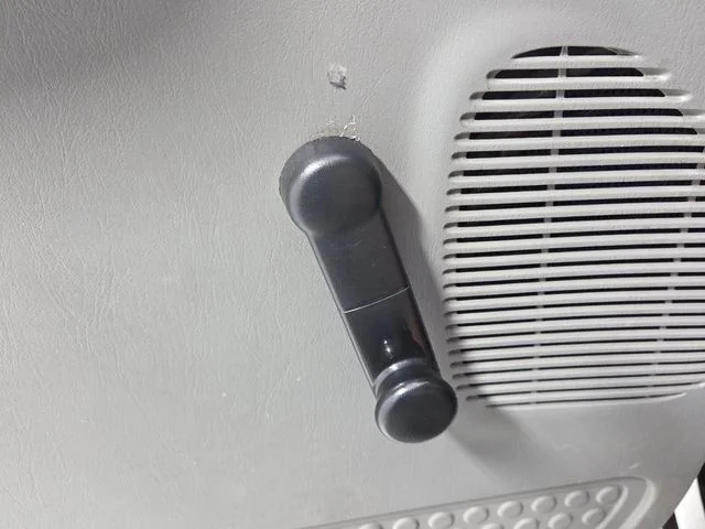 Used 2006 White Ford XL image 30