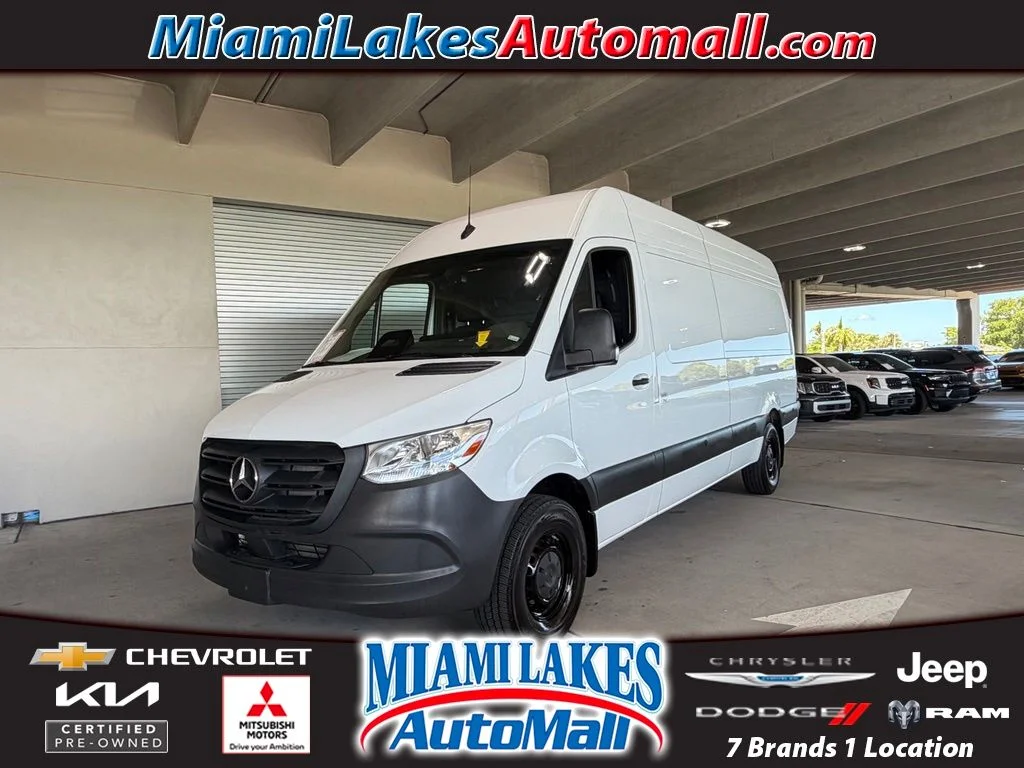 Used 2025 White Mercedes-Benz Cargo 170 WB image 1