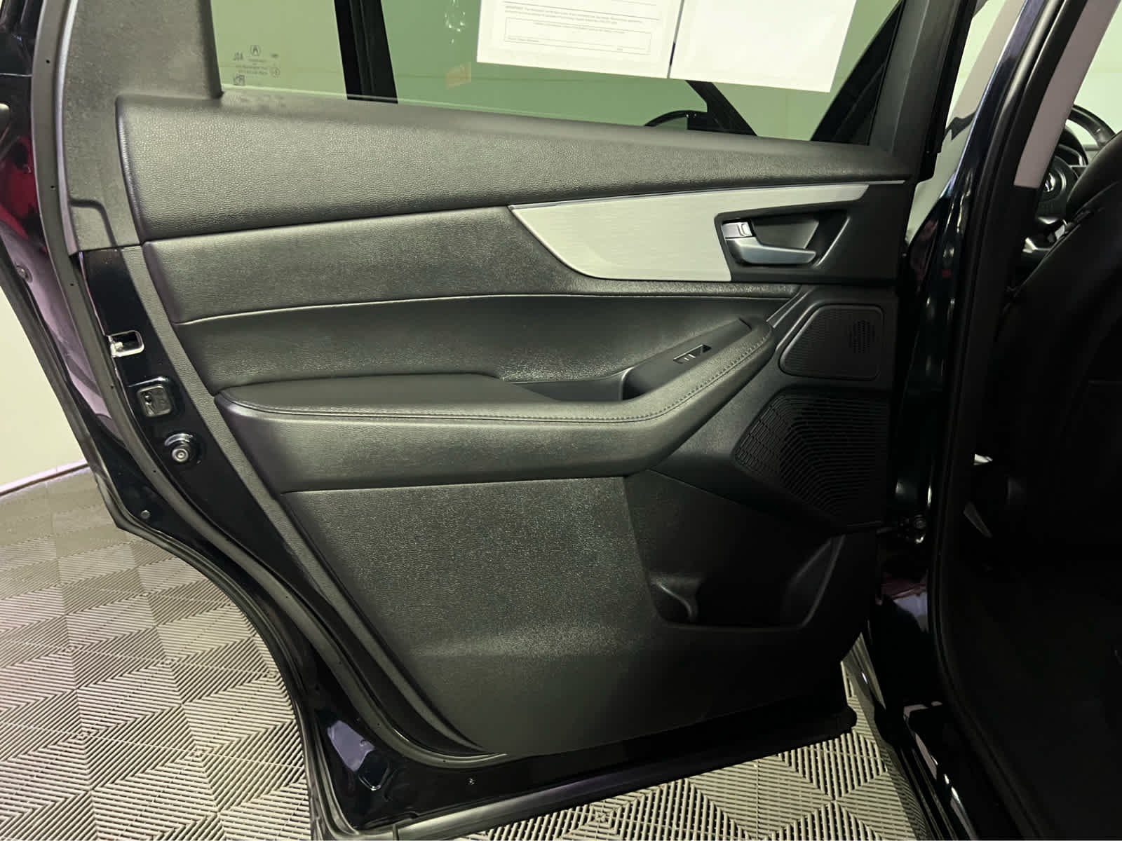 Certified Used 2025 Majestic Black Pearl Acura  image 27