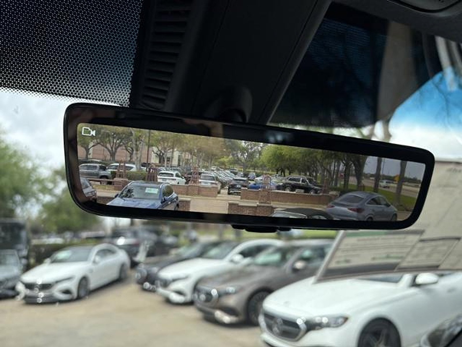 New 2026 high-tech silver metallic Mercedes-Benz  image 39