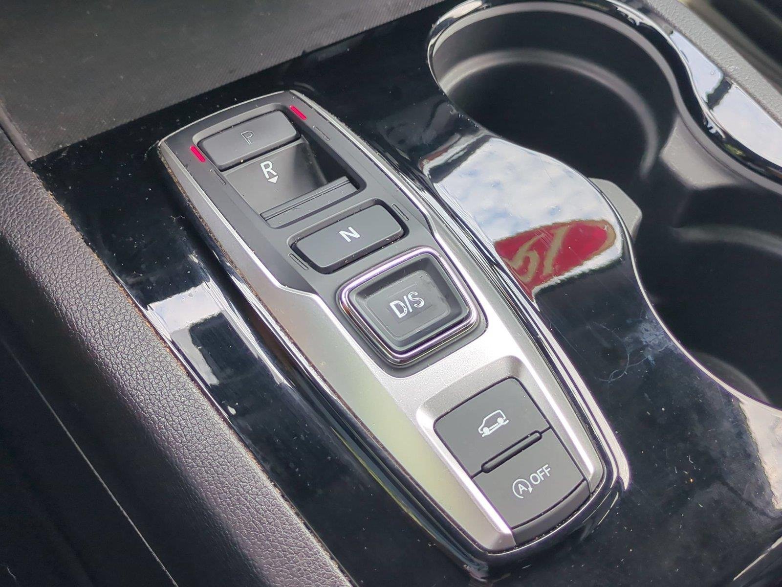 Used 2019 Modern Steel Metallic Honda Touring 8-Passenger image 30