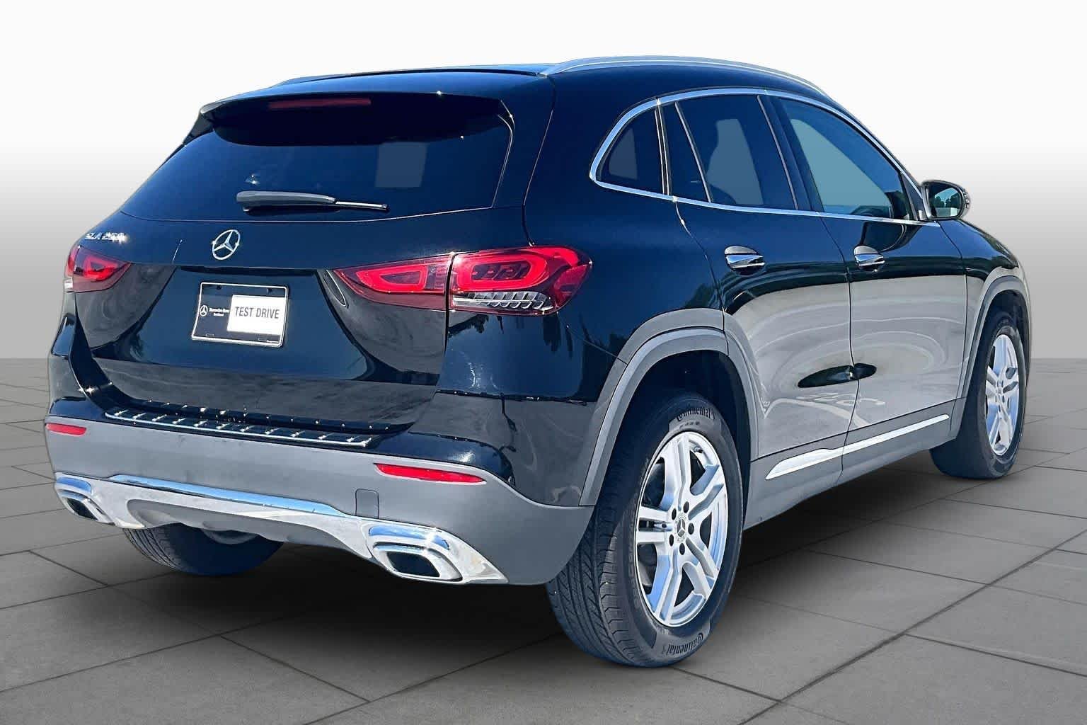 Used 2021 Night Black Mercedes-Benz GLA 250 image 12