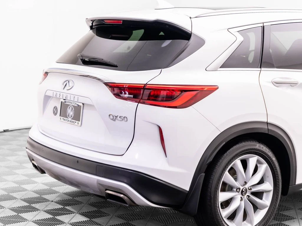 Used 2019 White INFINITI ESSENTIAL image 36