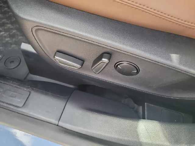 Used 2024 Gray Ford Badlands image 20