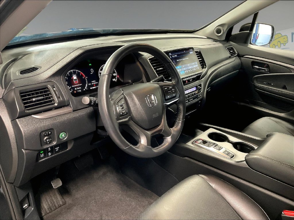 Used 2025 Black Honda RTL image 8
