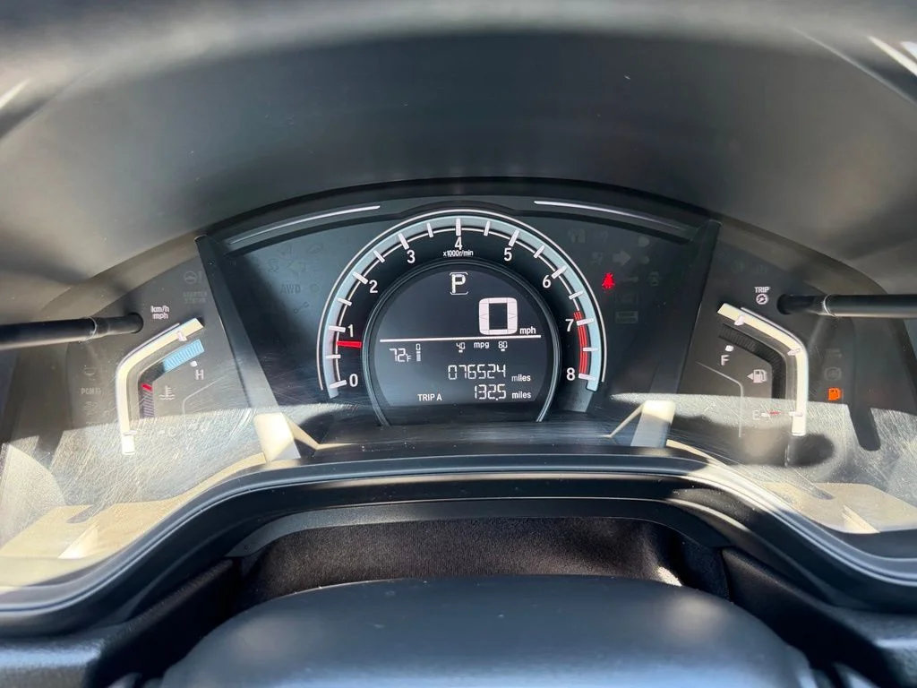 Used 2019 Lunar Silver Metallic Honda LX image 19