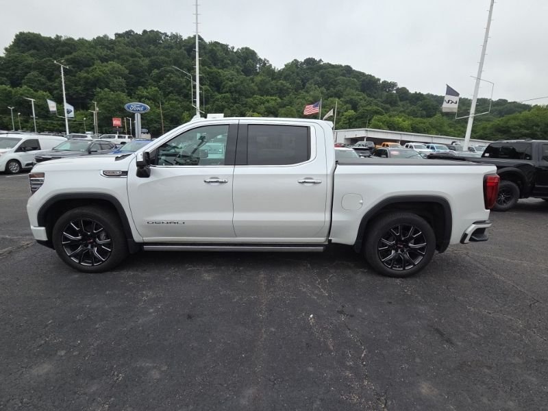 Used 2023 White GMC Denali image 4