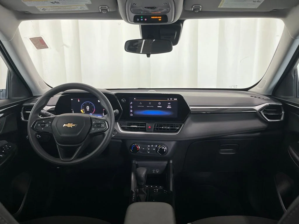 Used 2025 Gray Chevrolet LS image 9
