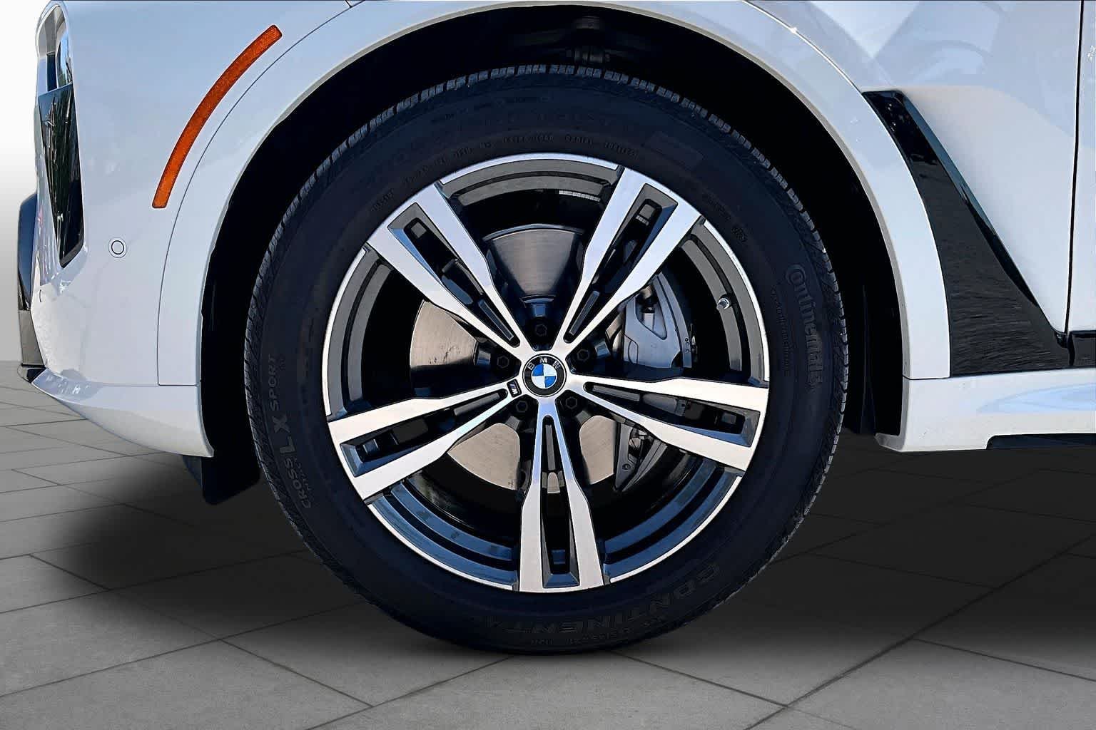 Used 2026 Alpine White BMW xDrive40i image 10