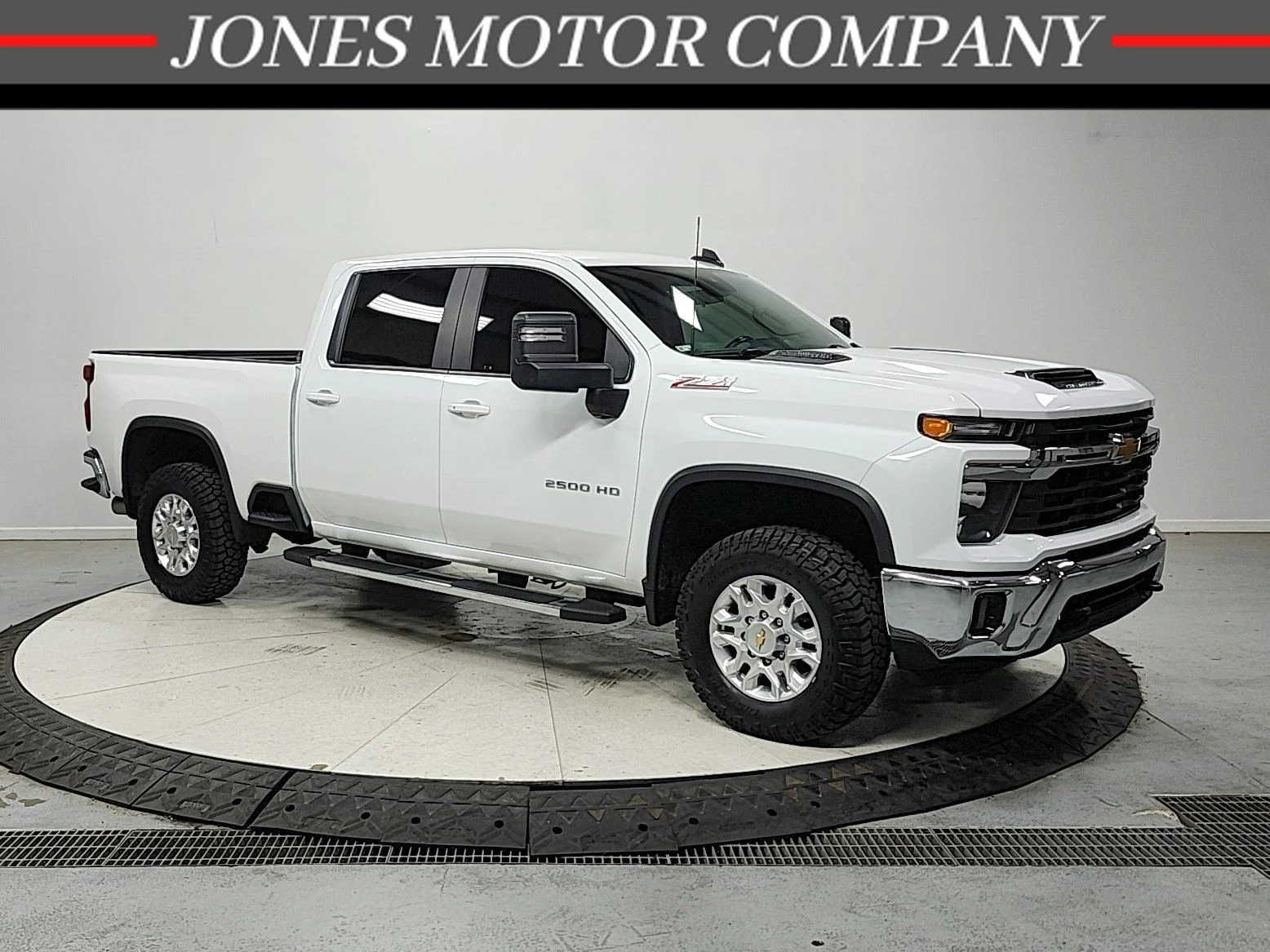 Used 2024 White Chevrolet LT image 1