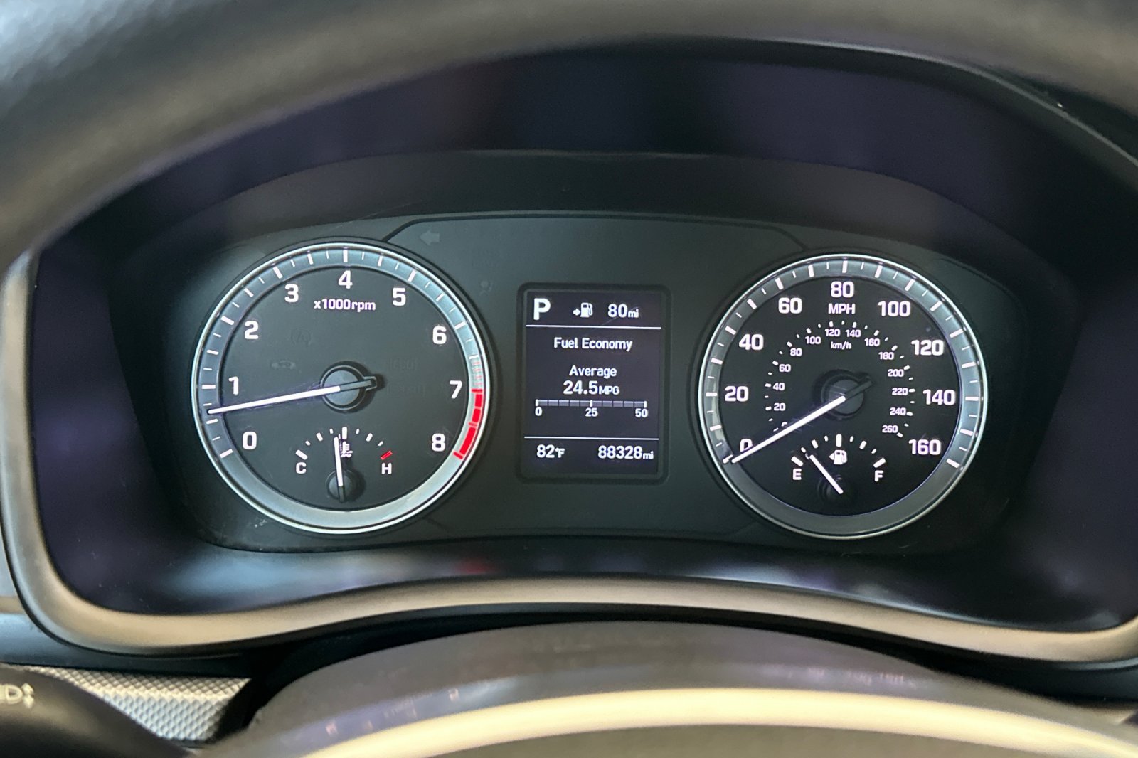 Used 2018 Silver Hyundai SE image 26