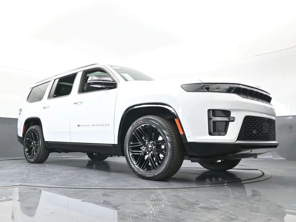 New 2026 Bright White Clear-Coat Exterior Paint Jeep Limited Reserve image 66