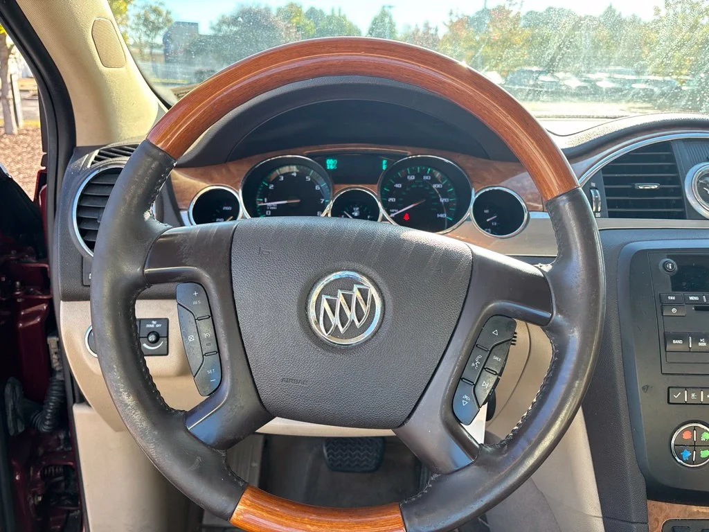 Used 2011  Buick CXL image 10