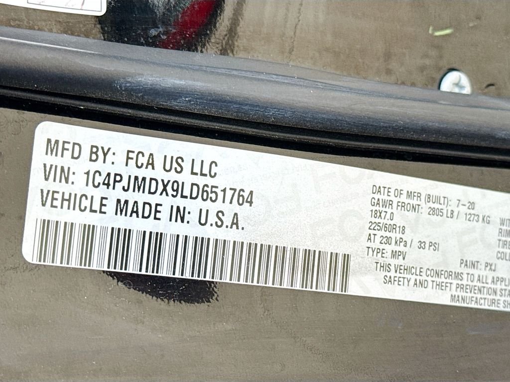 Certified Used 2020 Diamond Black Crystal Pearlcoat Jeep Limited image 31