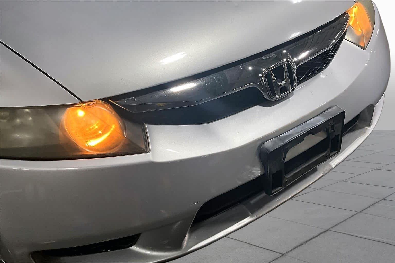 Used 2011 Alabaster Silver Metallic Honda EX image 29