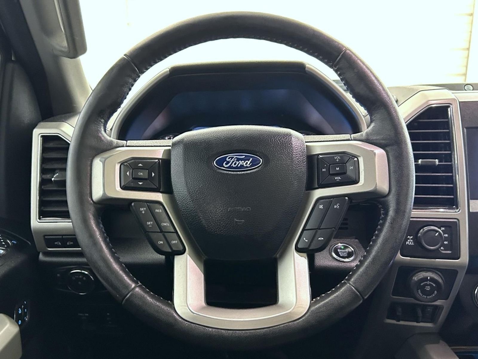 Used 2019 White Ford Lariat image 11