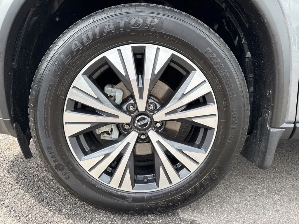 Used 2023 Gray Nissan SV image 14