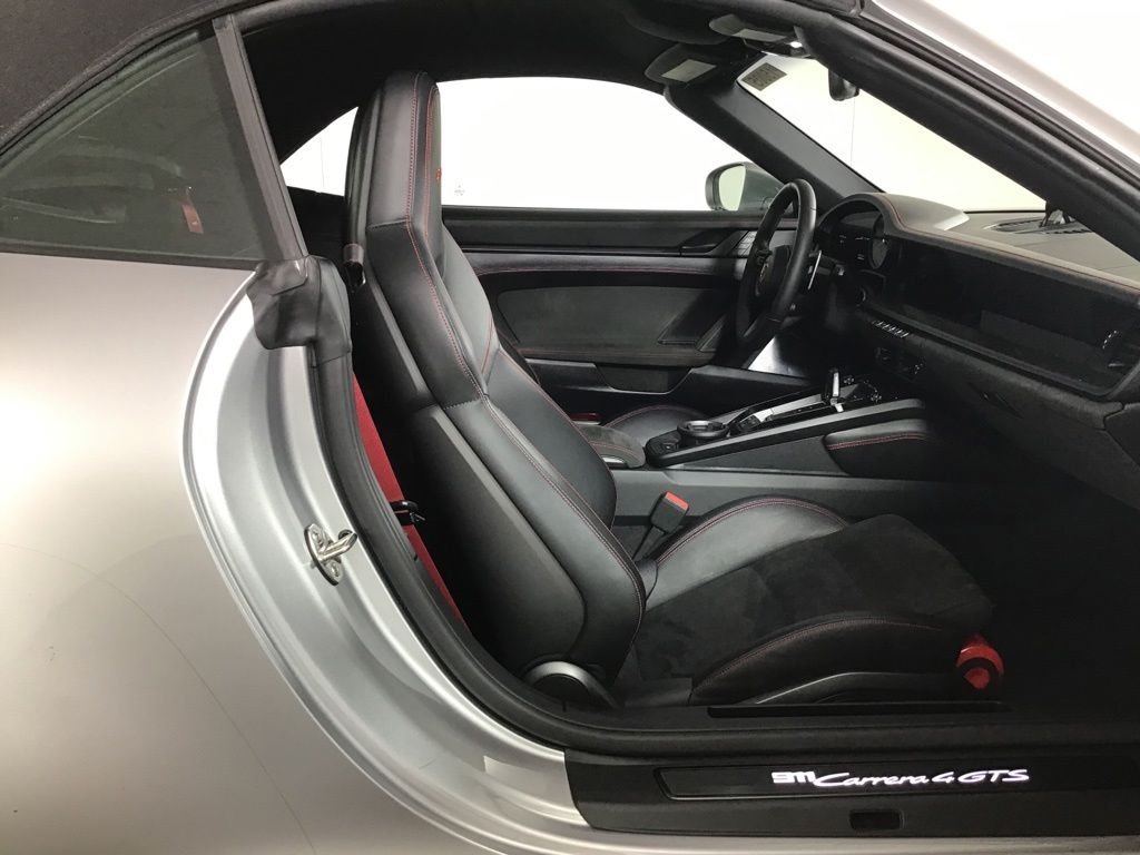 Certified Used 2022  Porsche Carrera 4 GTS image 34