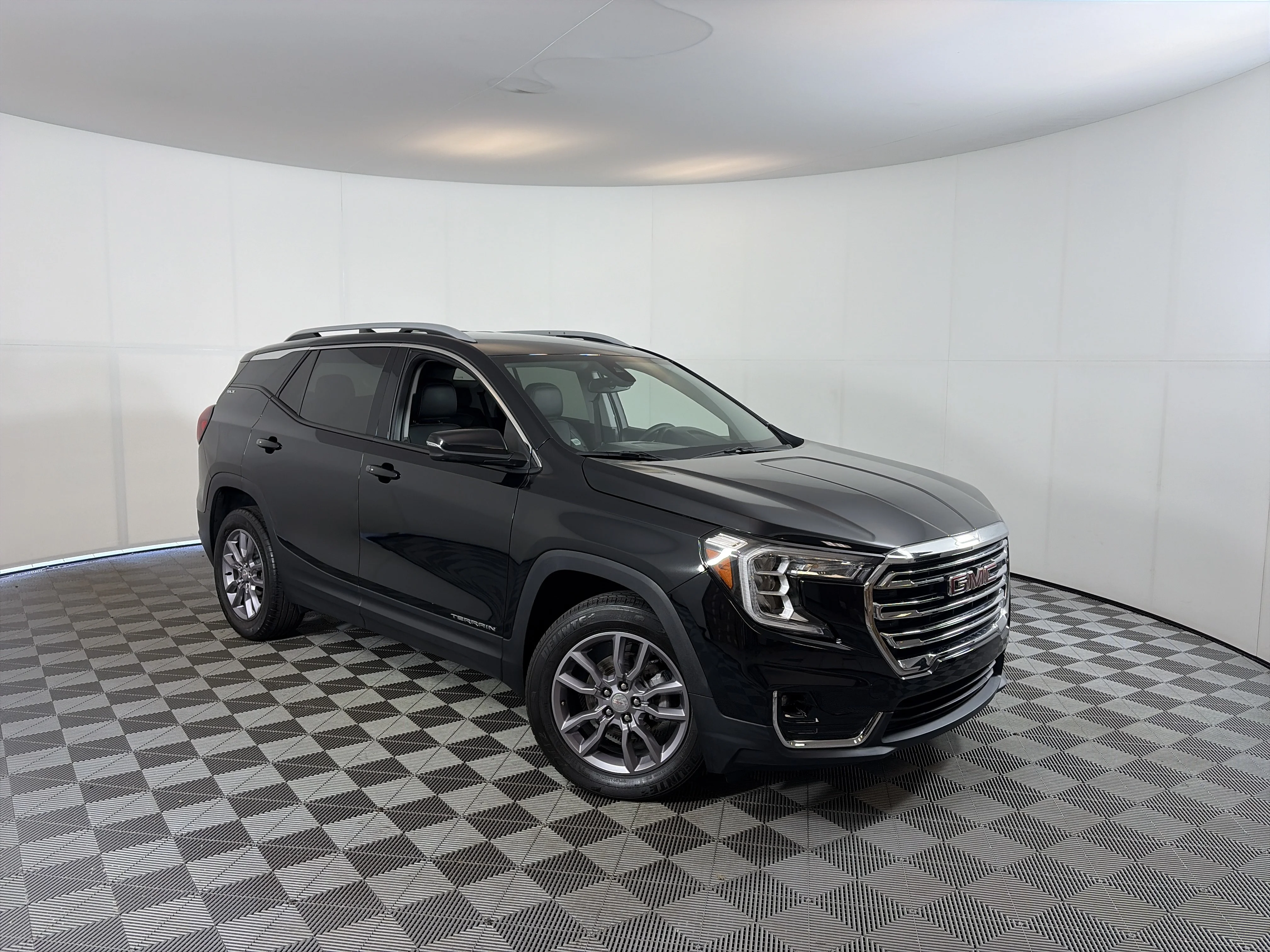 Certified Used 2024 Ebony Twilight Metallic GMC SLT image 1
