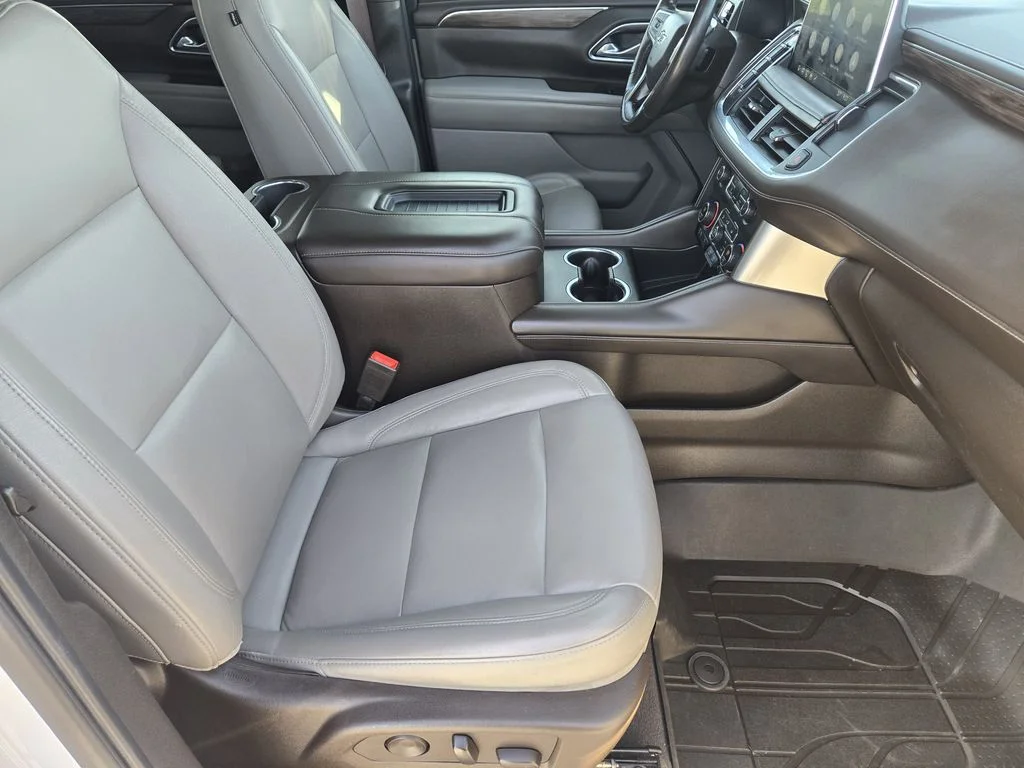 Used 2021 White Chevrolet Z71 image 15