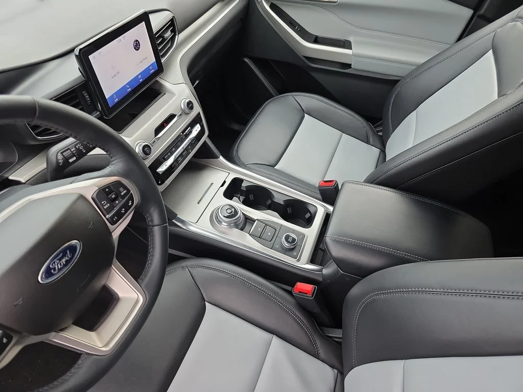 Certified Used 2023 White Metallic Ford XLT image 23