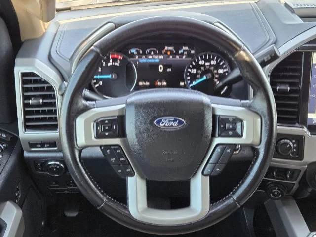Used 2022  Ford Lariat image 22