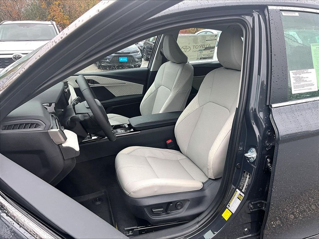 2026 Toyota Camry XLE - Photo 11