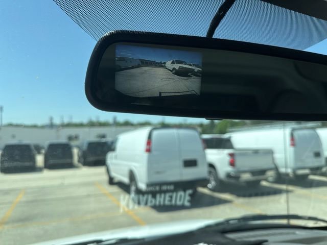 New 2026 Summit White Chevrolet WT image 23