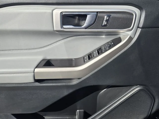 Used 2023 Silver Ford XLT image 28
