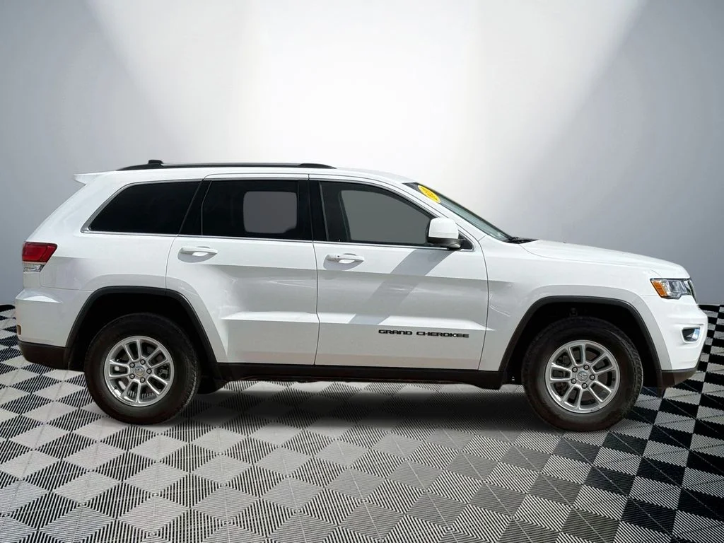 Used 2020 White Jeep Laredo E image 5
