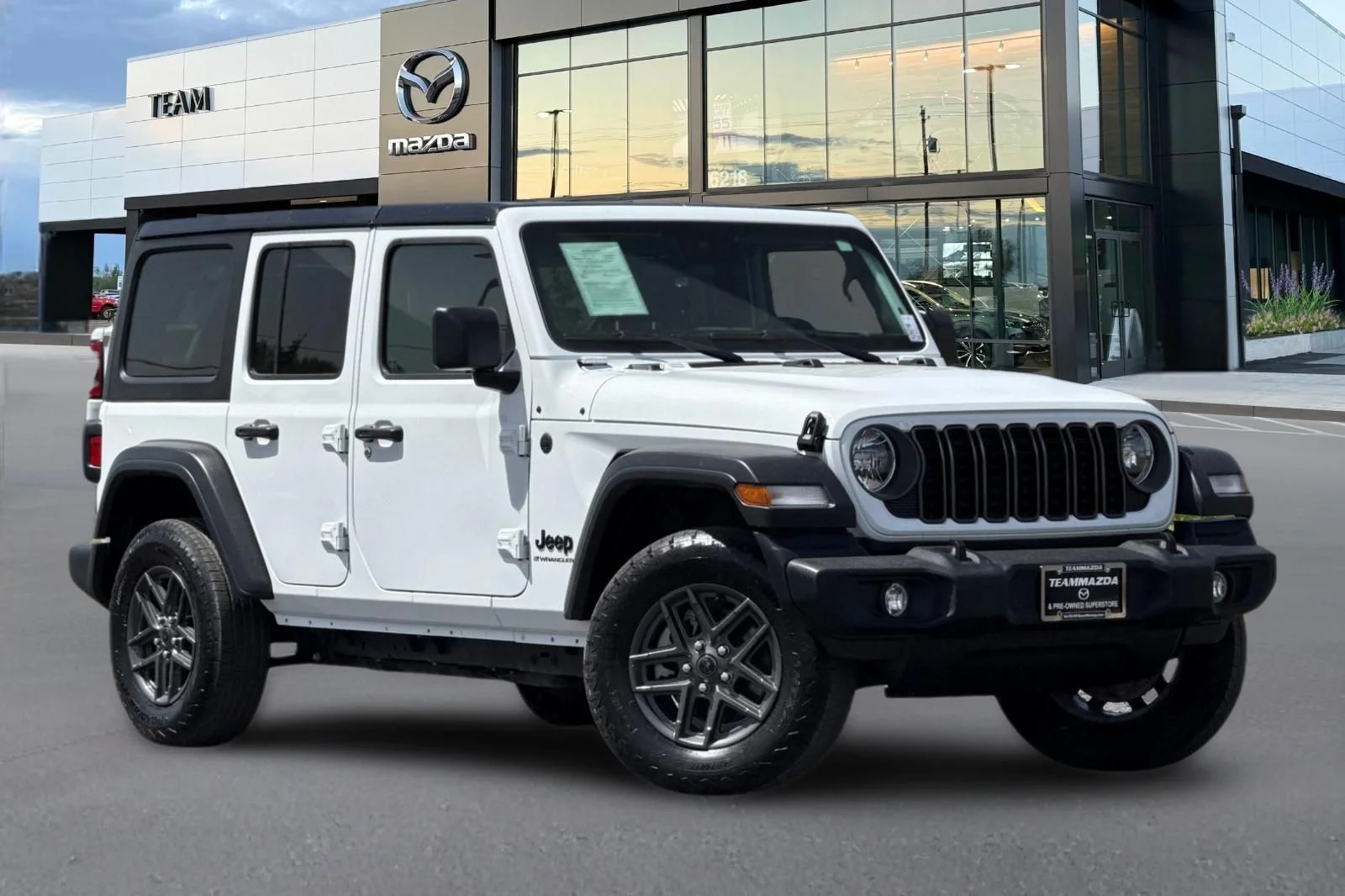 Used 2025 White Jeep Sport S image 2