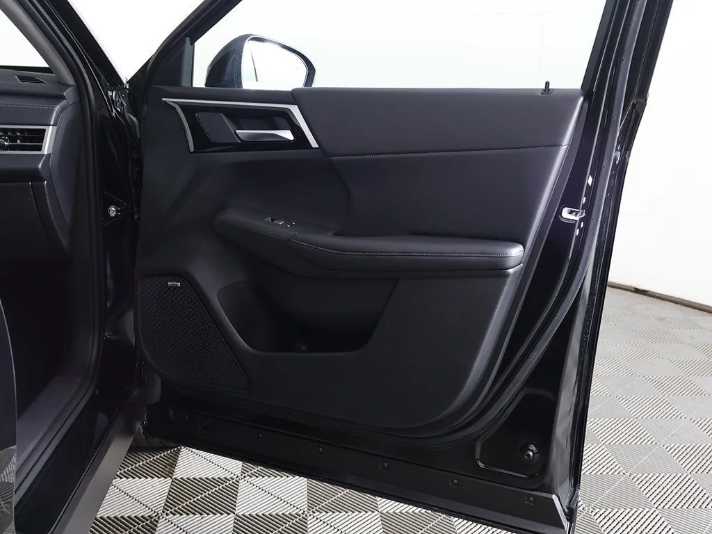 New 2026 Black Mitsubishi SE image 23
