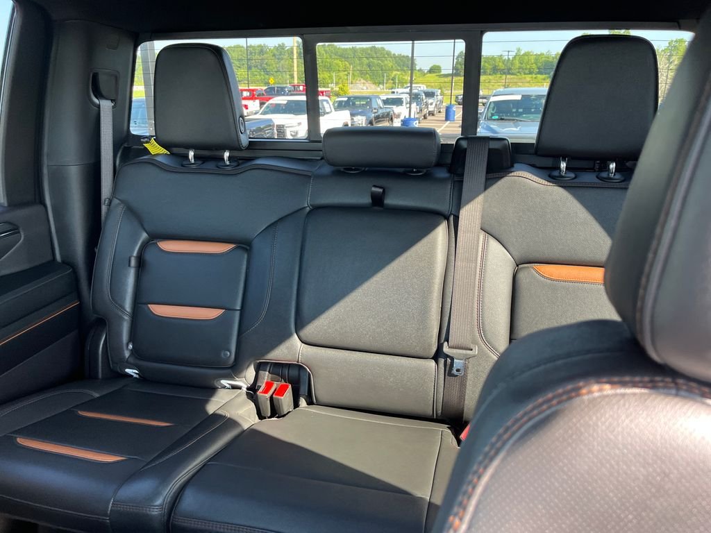 Used 2025 White GMC AT4 image 12