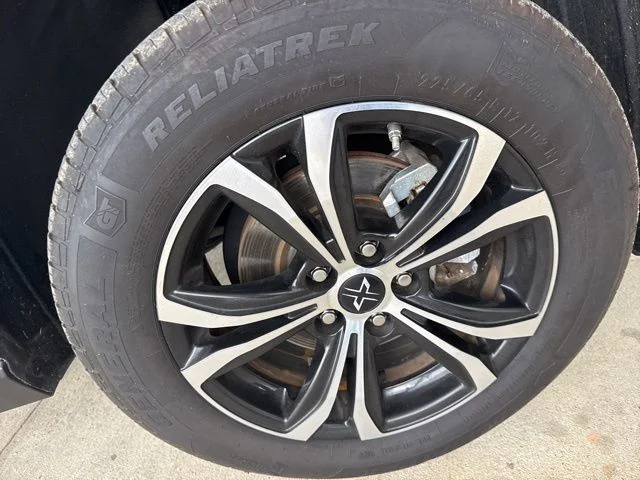 2020 Toyota RAV4 LE - Photo 14