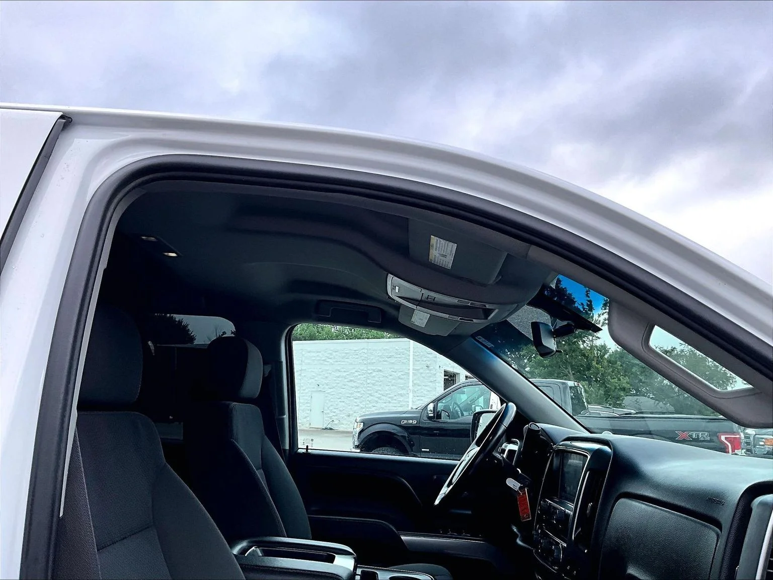 Used 2016 White Chevrolet LT image 24