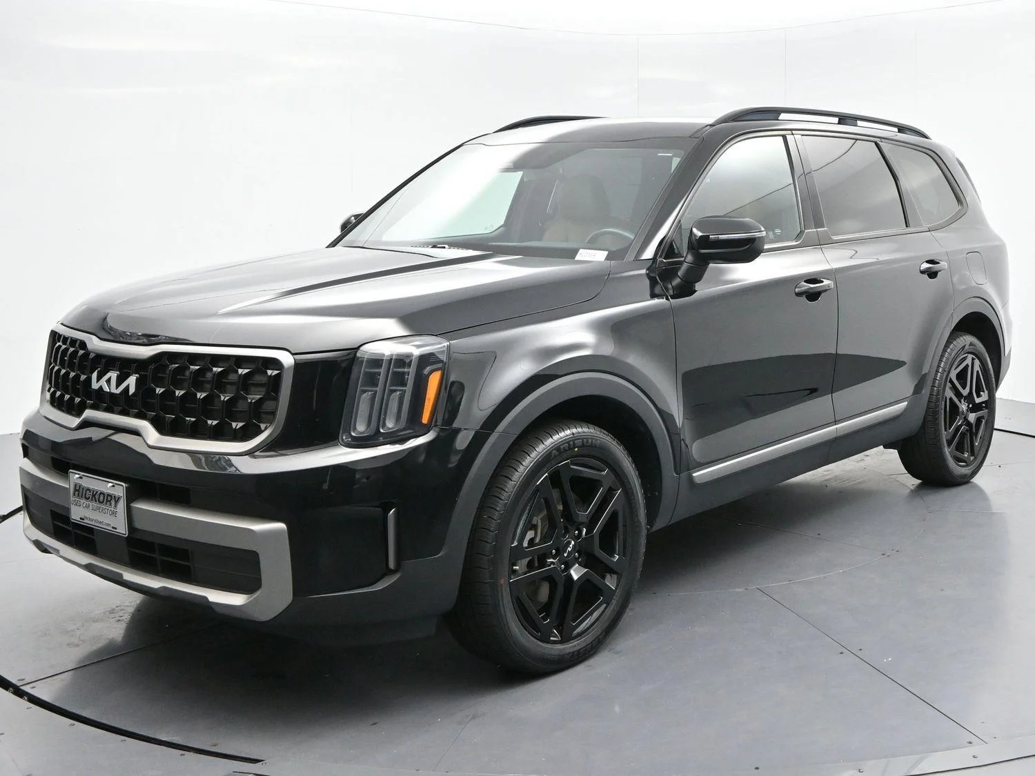 Used 2023 Ebony Black Kia EX X-Line image 3