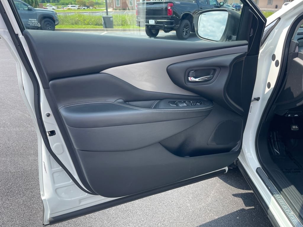 Used 2020 White Nissan S image 12