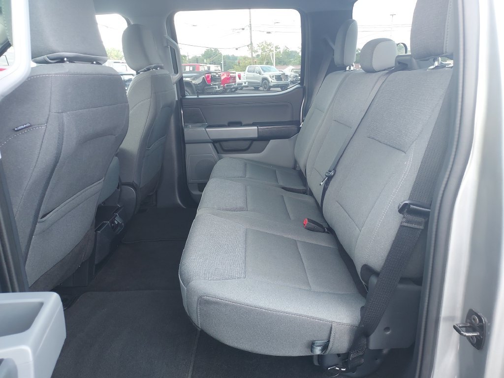 Used 2025 Silver Ford XLT image 14