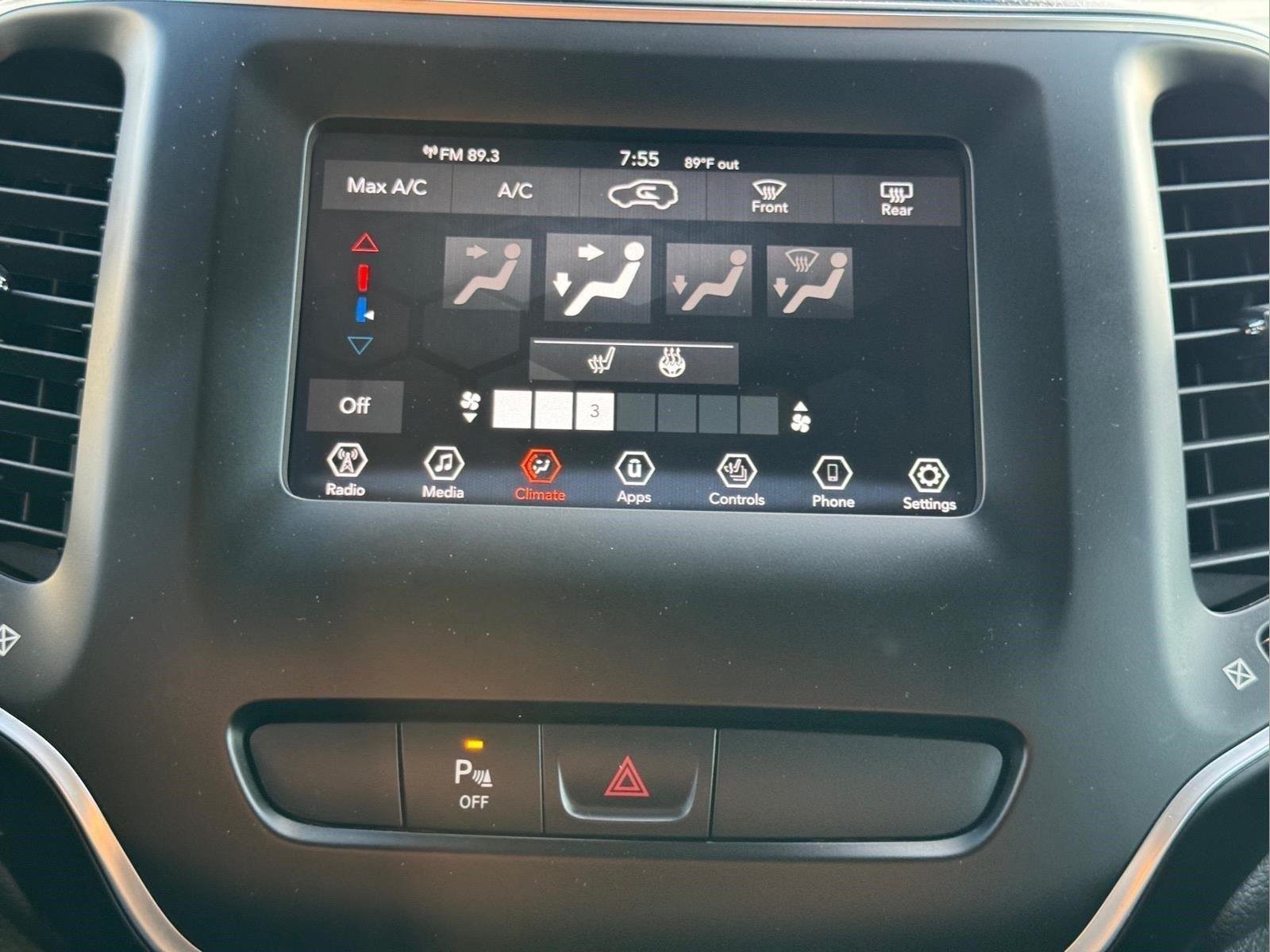 Used 2019 Sting-Gray Clearcoat Jeep Altitude image 28