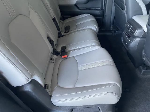 2025 Honda Pilot Touring - Photo 12